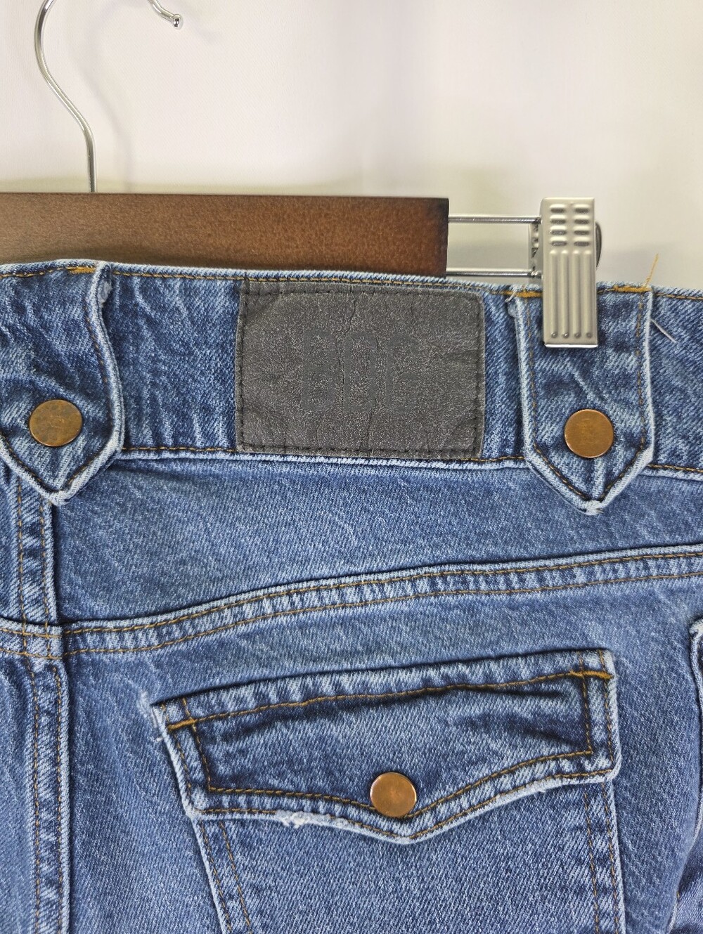 Urban Outfitters BDG Women’s Size 28 Micro Flare Utility Denim Jeans Mid Rise - Picture 14 of 15